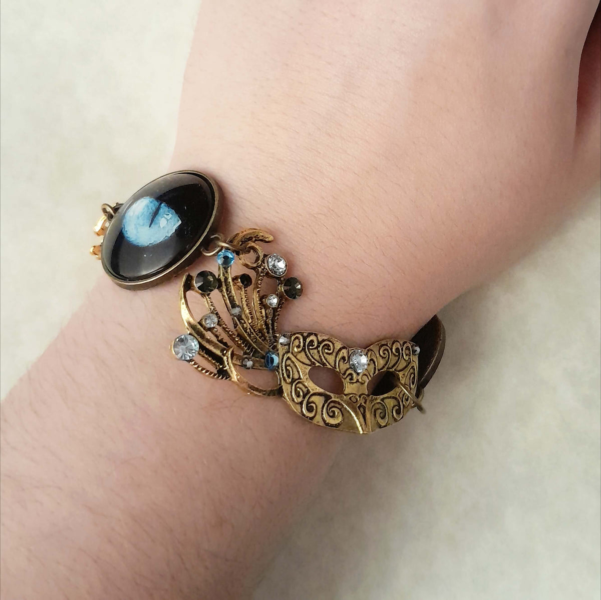 Blue Crystal Mask Dragon Eye Bracelet